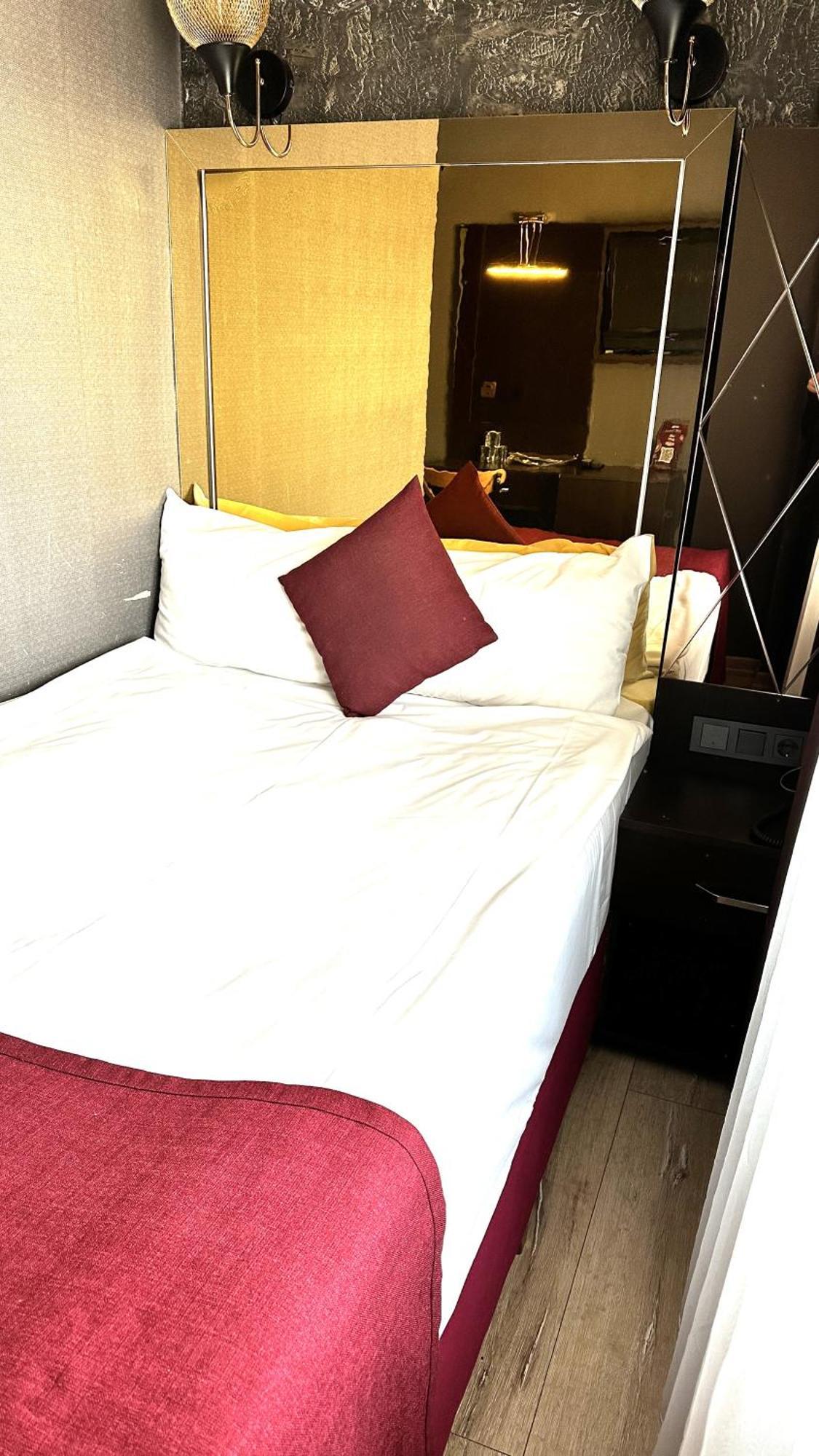 Atesde Dustu Salvara Hotel Istanbul Exterior photo
